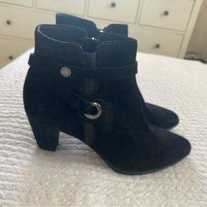 Anne Klein black suede booties women’s size 8.5